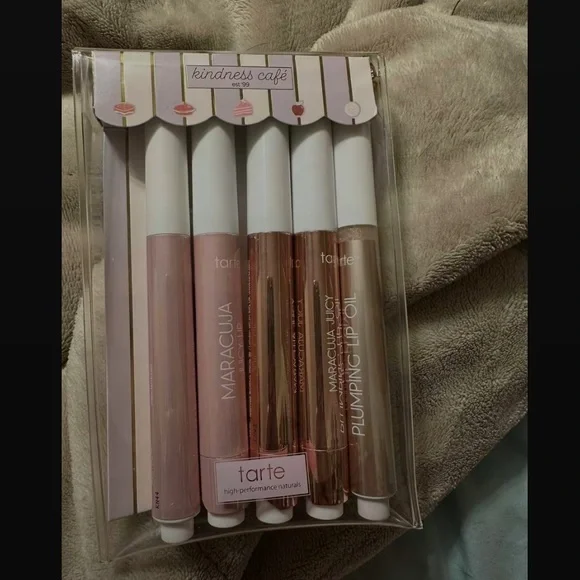 Sweet Indulgences Maracuja Juicy Lip Gloss Set - Picture 2 of 2